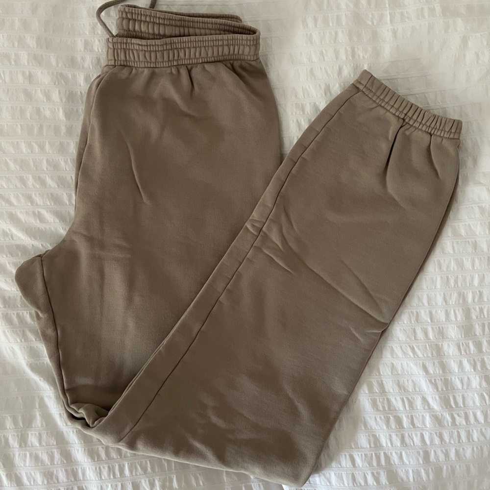 Skims sweatpants